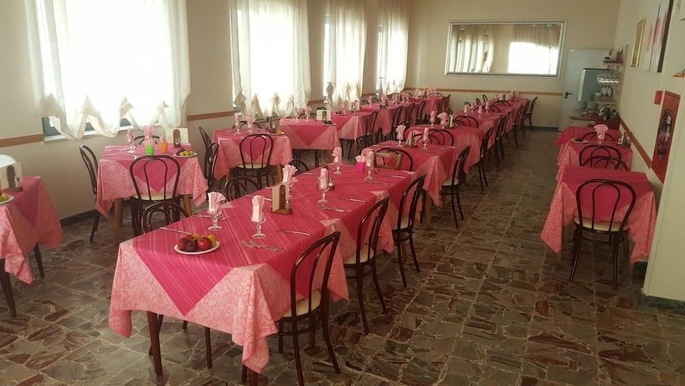 Hotel Venere リミニ エクステリア 写真