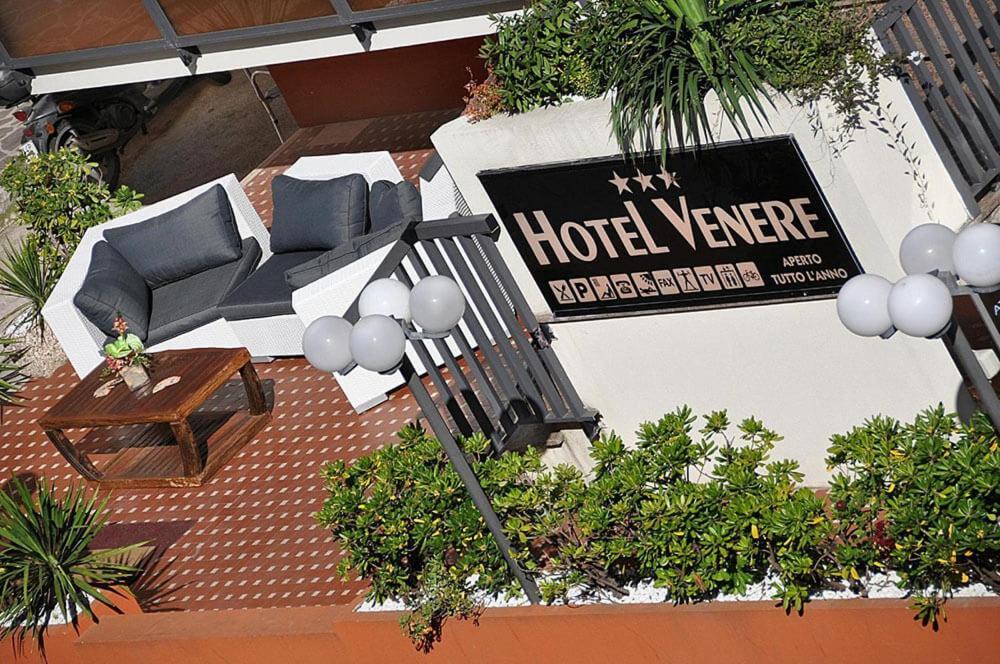 Hotel Venere リミニ エクステリア 写真
