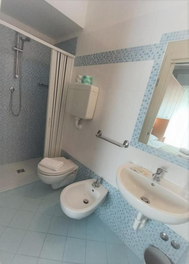 Hotel Venere リミニ エクステリア 写真