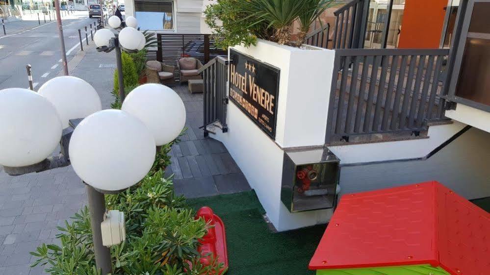 Hotel Venere リミニ エクステリア 写真