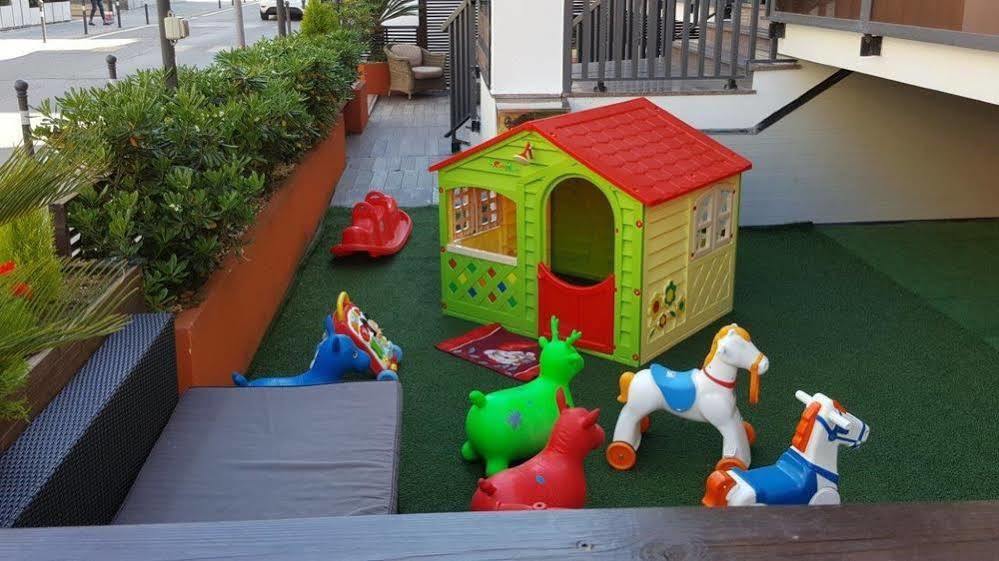 Hotel Venere リミニ エクステリア 写真